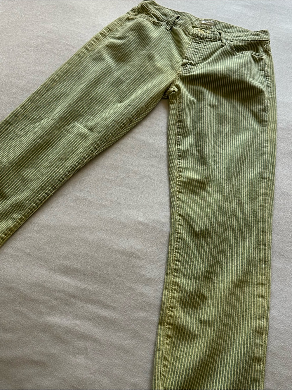 mother brand green striped lightweight denim w raw hems / size 28 - Picture 3 of 5